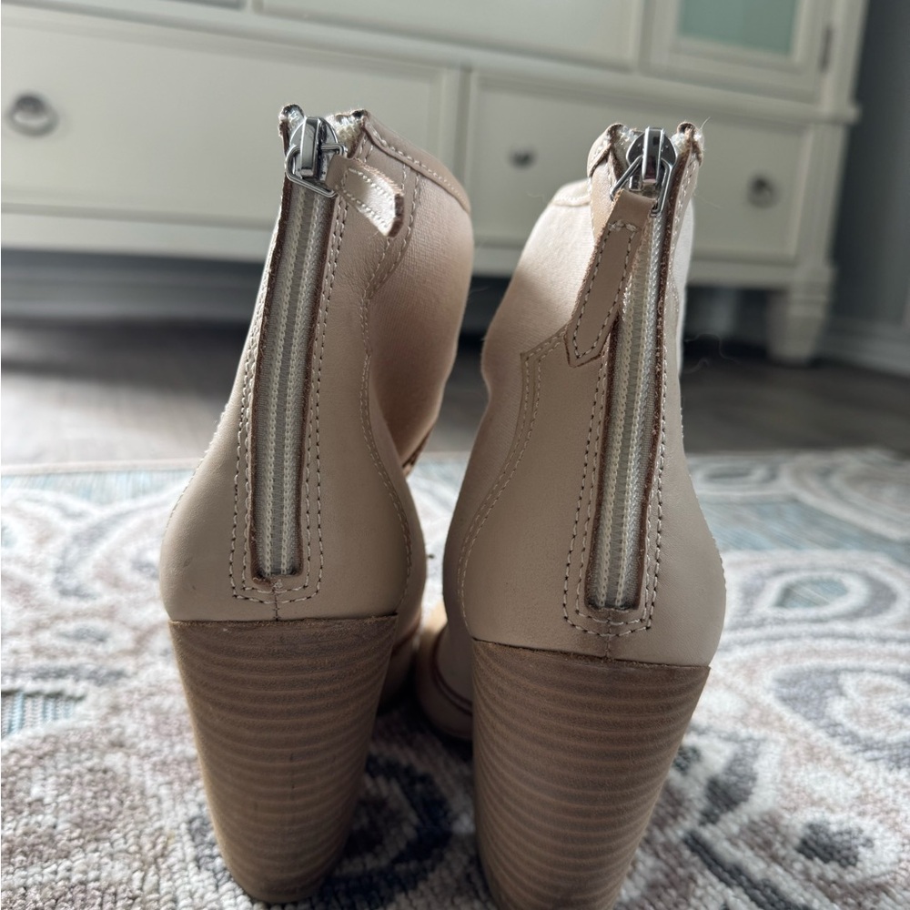 Dolce Vita Noraya Beige Ankle Boots Size 7 - Picture 7 of 10